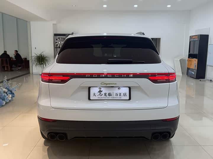 Фото 16 - Porsche Cayenne Hybrid