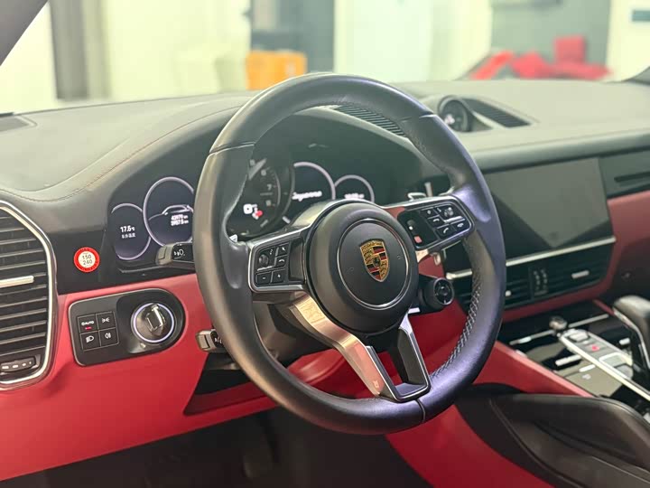 Фото 6 - Porsche Cayenne Hybrid