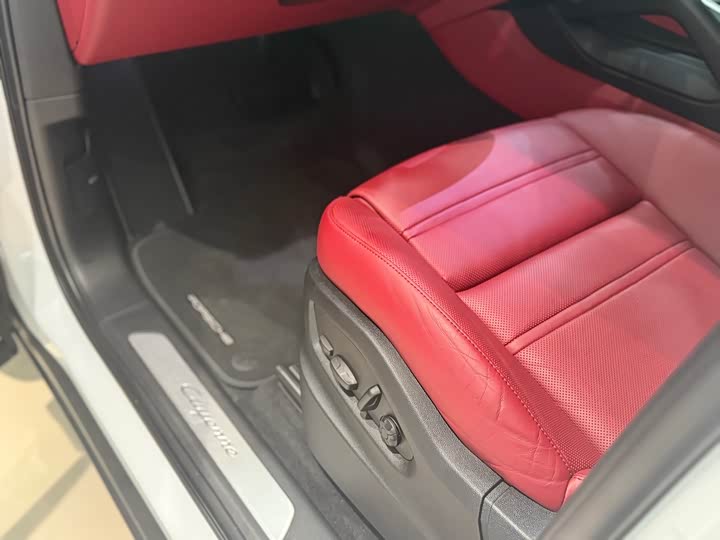 Фото 7 - Porsche Cayenne Hybrid