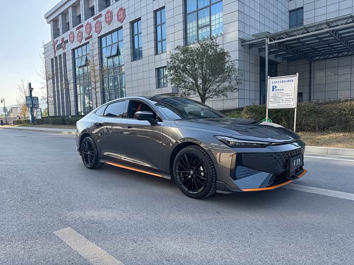 Фото 4 - Changan UNI-V