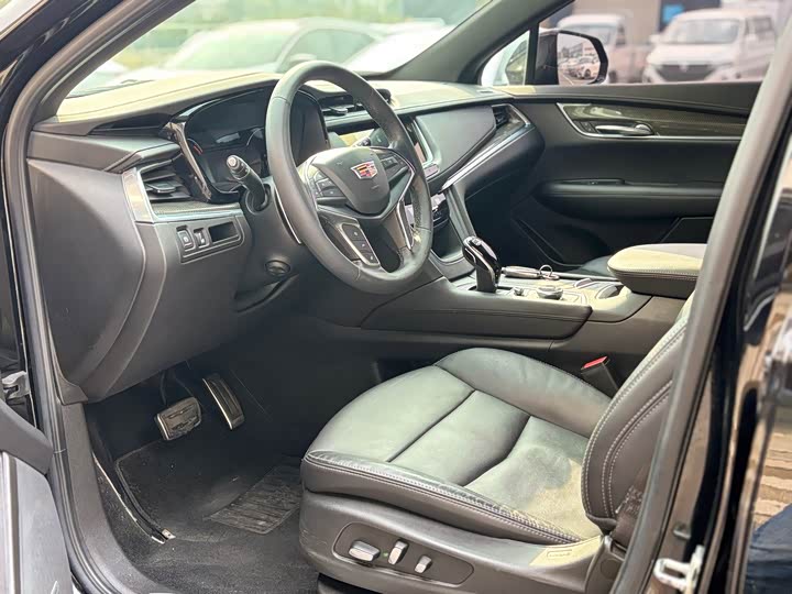 Фото 4 - Cadillac XT5