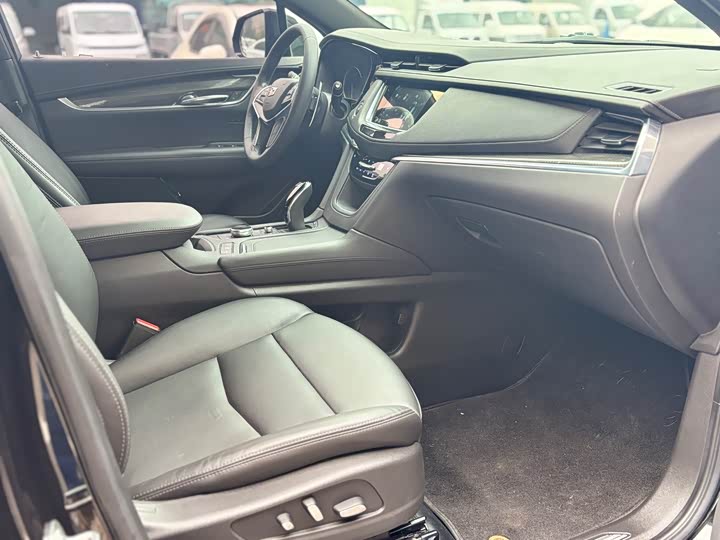 Фото 7 - Cadillac XT5