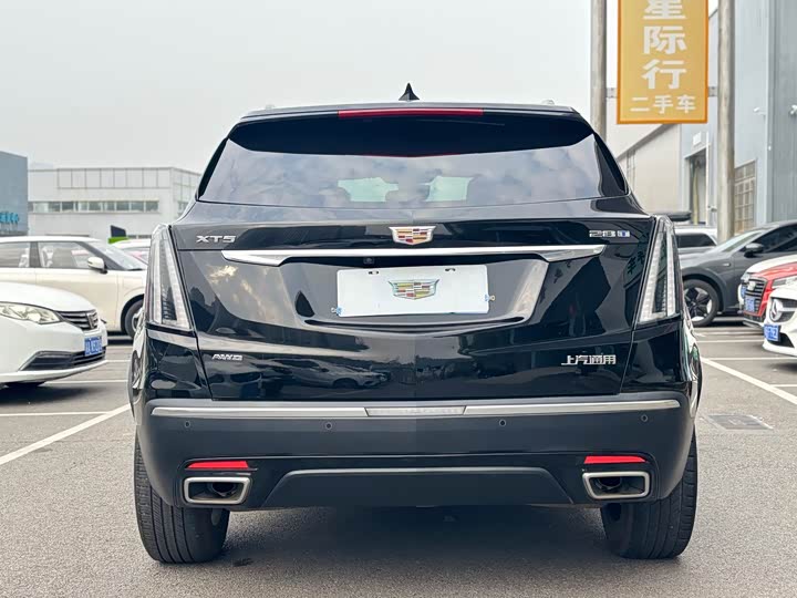 Фото 9 - Cadillac XT5