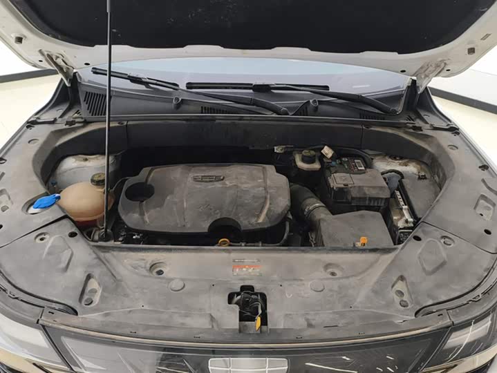 Фото 10 - Geely Atlas L