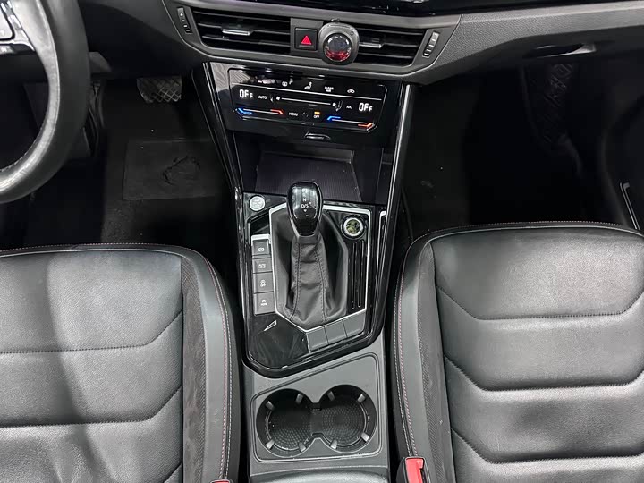 Фото 12 - Volkswagen Tayron