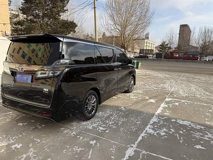 Фото 4 - Toyota Vellfire