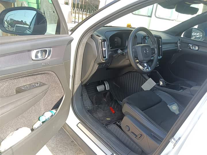 Фото 16 - Volvo XC40 EV