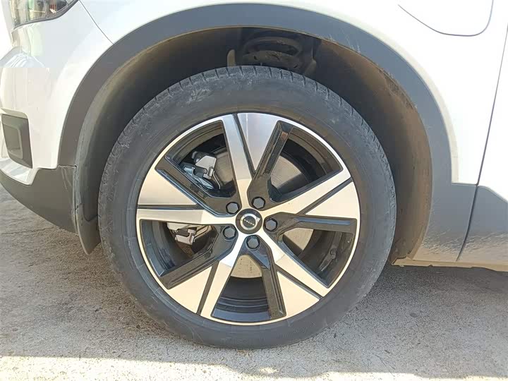 Фото 23 - Volvo XC40 EV