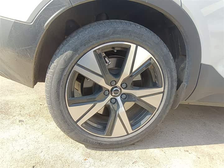 Фото 26 - Volvo XC40 EV