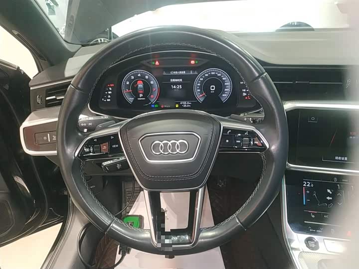 Фото 11 - Audi A6L