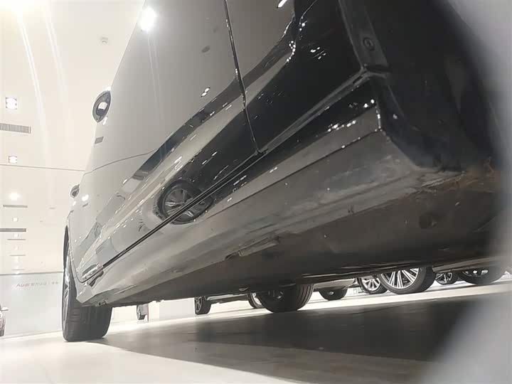 Фото 21 - Audi A6L