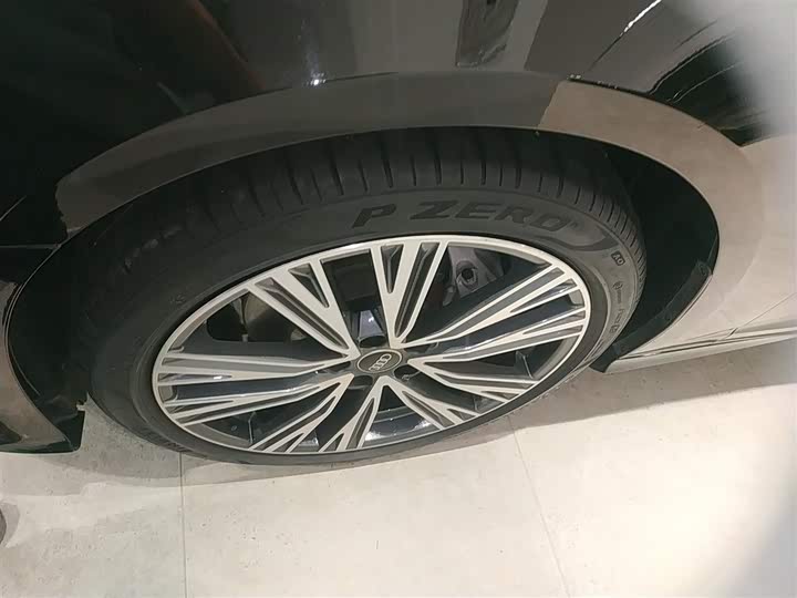 Фото 23 - Audi A6L