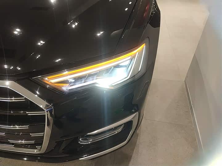 Фото 24 - Audi A6L