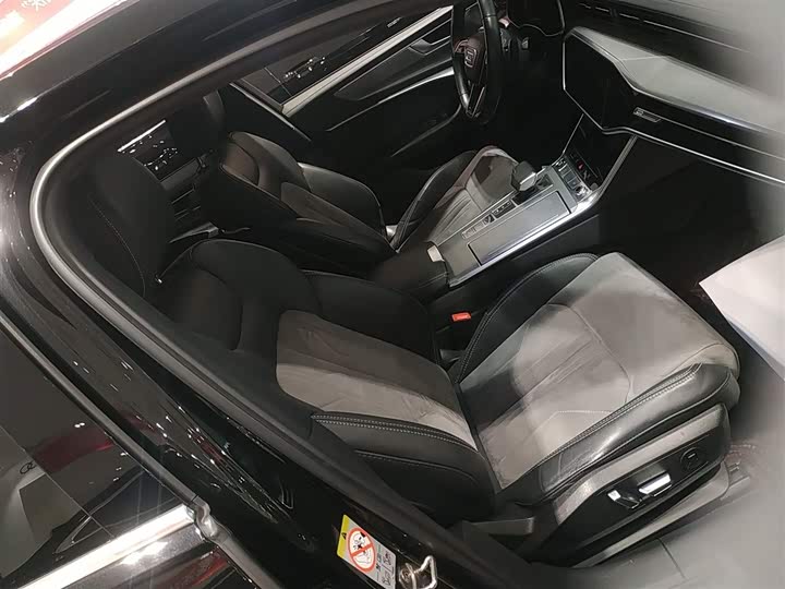 Фото 25 - Audi A6L