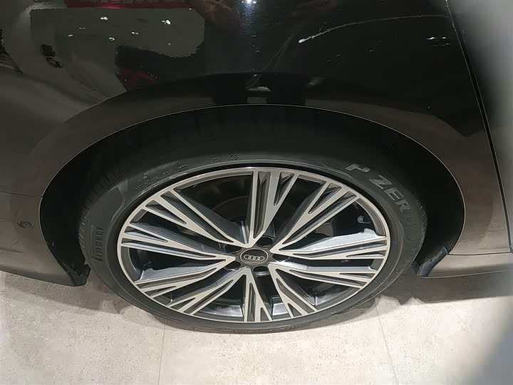 Фото 26 - Audi A6L