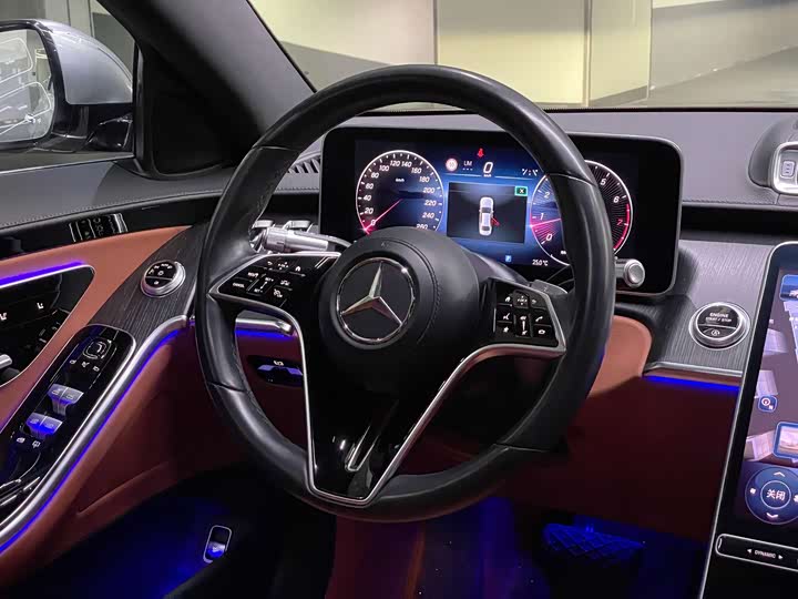 Фото 12 - Mercedes-Benz S-Class