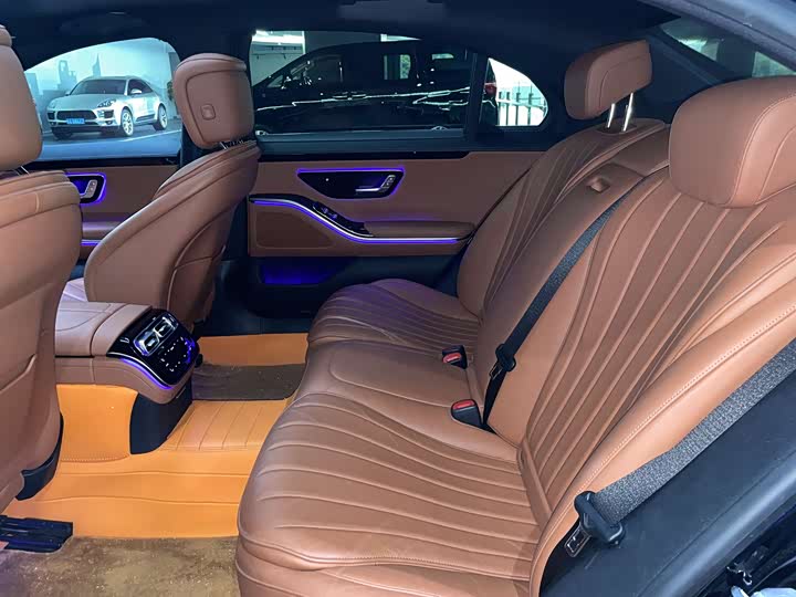 Фото 16 - Mercedes-Benz S-Class