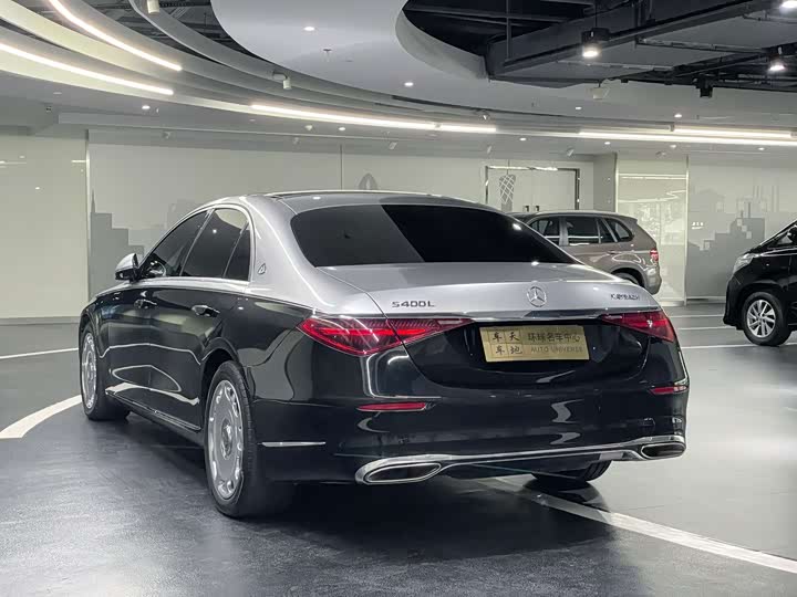 Фото 17 - Mercedes-Benz S-Class