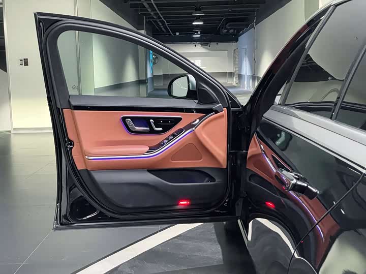 Фото 6 - Mercedes-Benz S-Class