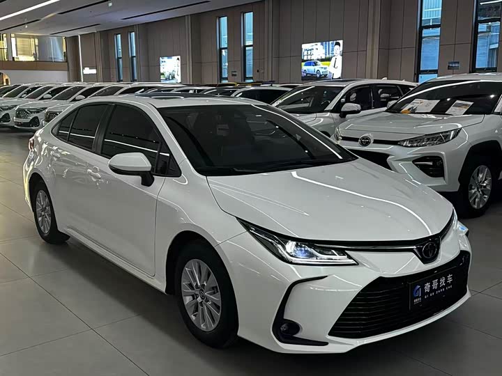 Фото 1 - Toyota Corolla