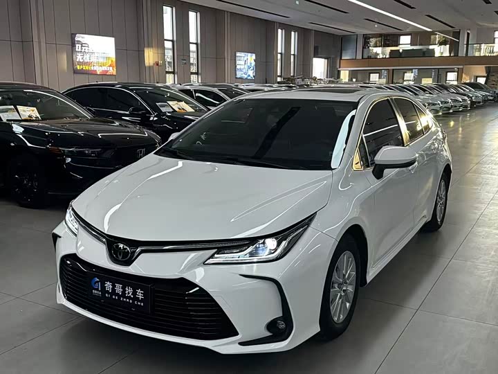 Фото 3 - Toyota Corolla