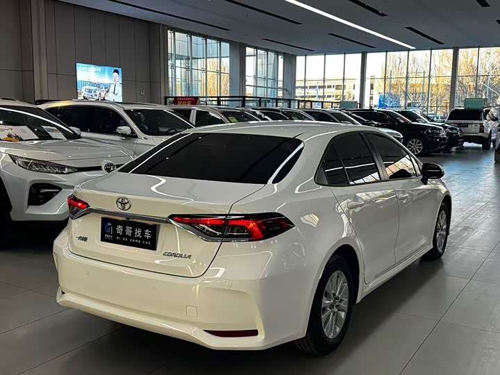 Фото 6 - Toyota Corolla