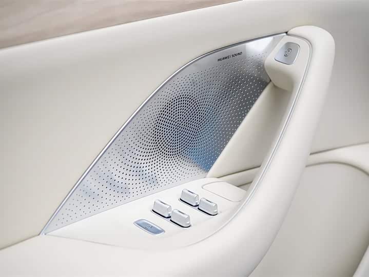 Фото 34 - Luxeed S7