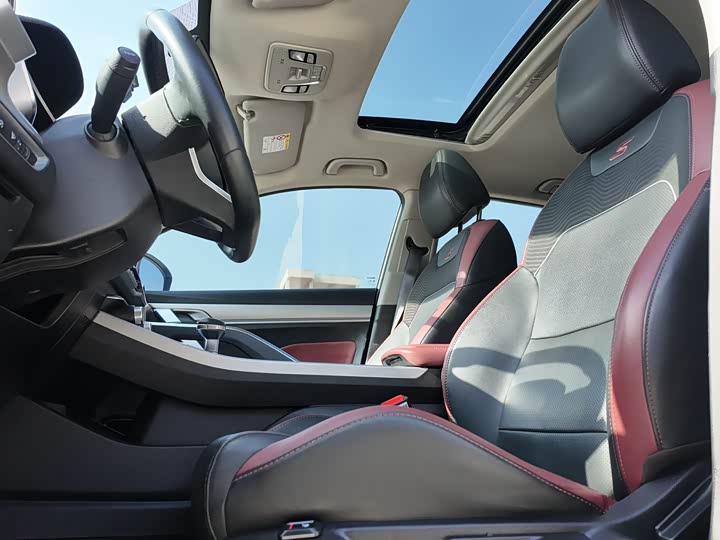 Фото 10 - Geely Coolray