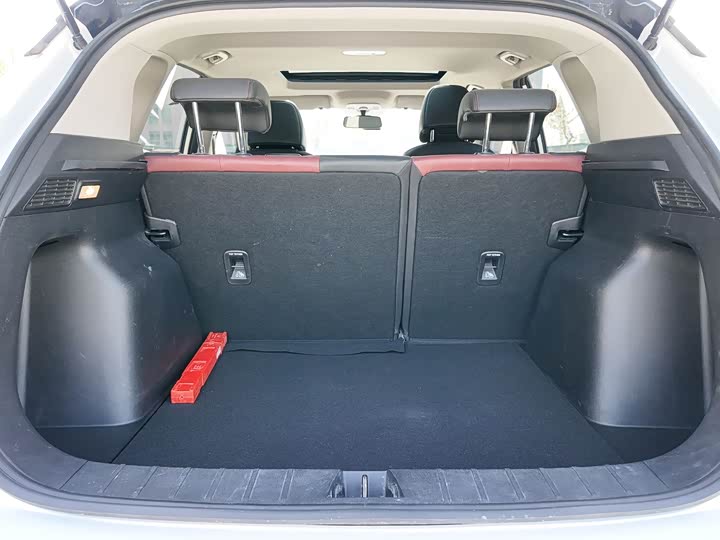 Фото 12 - Geely Coolray