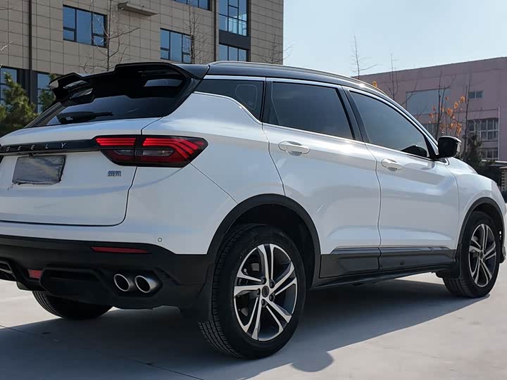 Фото 4 - Geely Coolray