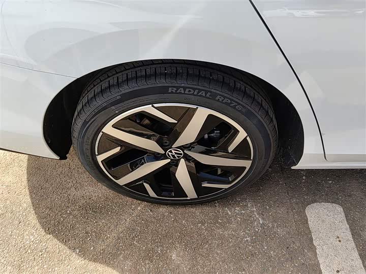 Фото 26 - Volkswagen Lamando L