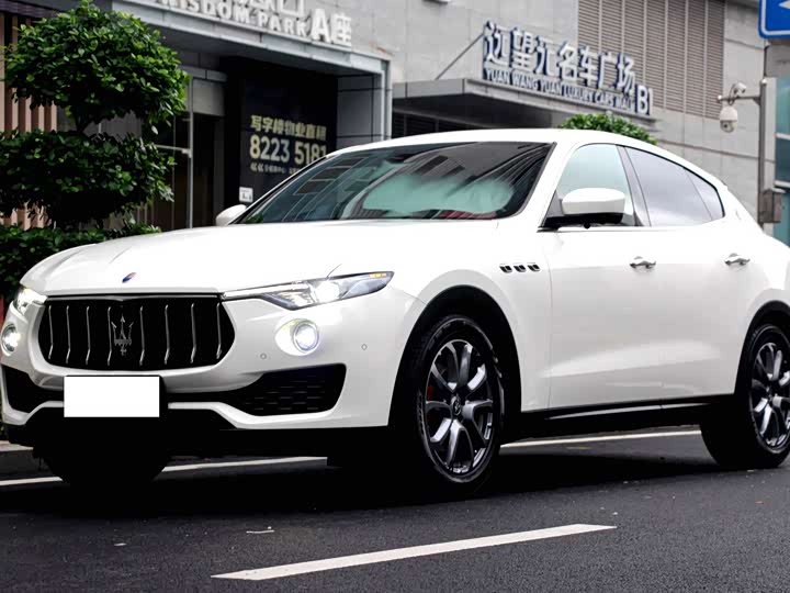 Фото 1 - Maserati Levante