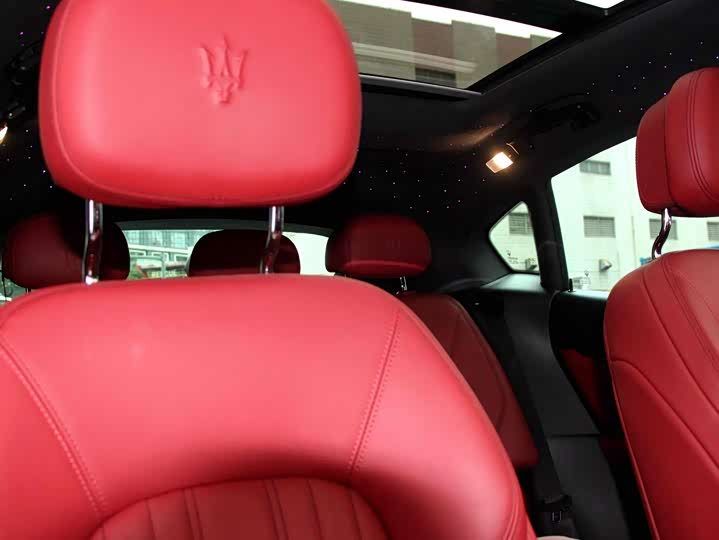 Фото 12 - Maserati Levante