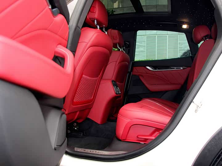 Фото 6 - Maserati Levante