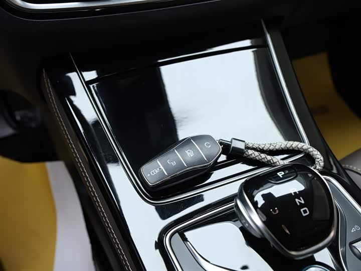 Фото 12 - BYD Song Max Hybrid