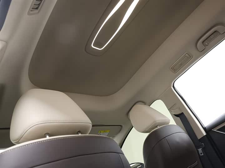 Фото 14 - BYD Song Max Hybrid