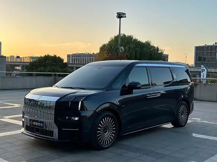 Фото 1 - Zeekr 009