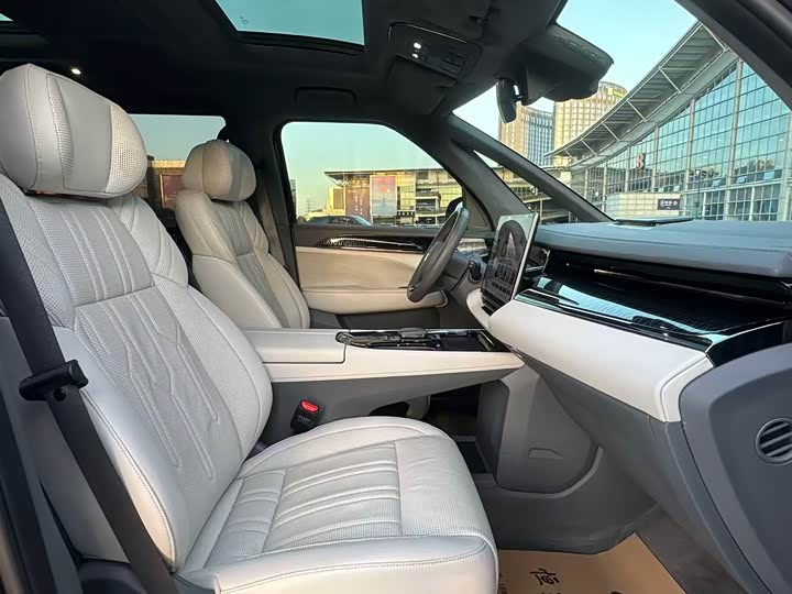 Фото 10 - Zeekr 009