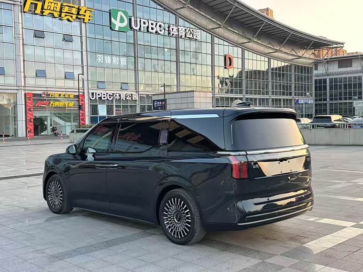 Фото 4 - Zeekr 009