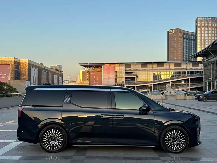 Фото 5 - Zeekr 009