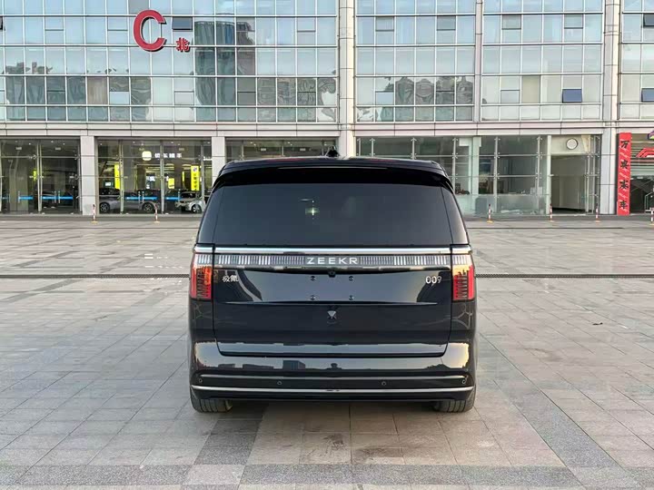 Фото 7 - Zeekr 009