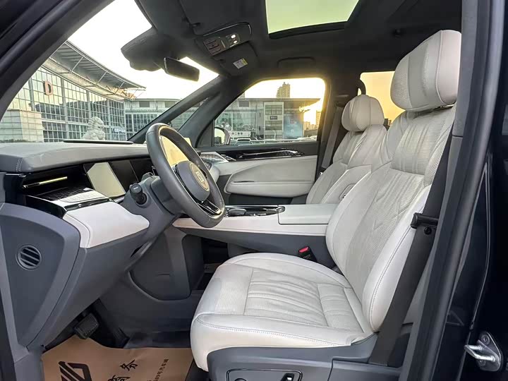 Фото 8 - Zeekr 009