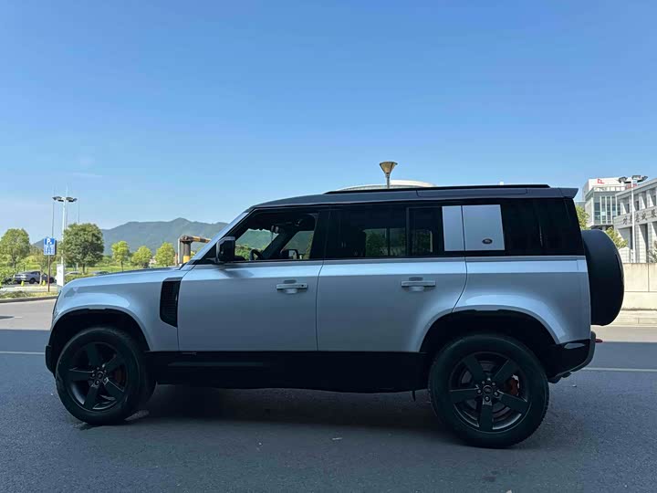 Фото 4 - Land Rover Defender