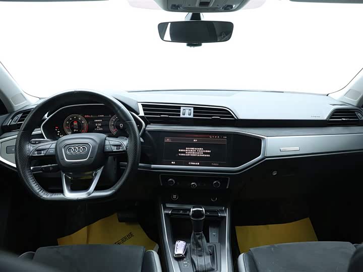 Фото 15 - Audi Q3