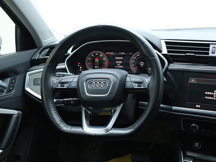 Фото 16 - Audi Q3