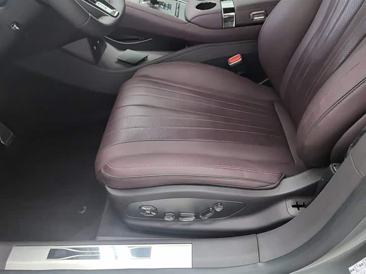 Фото 20 - Denza Z9GT