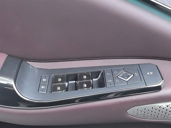 Фото 9 - Denza Z9GT