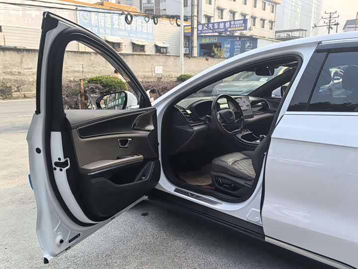 Фото 6 - BYD Han