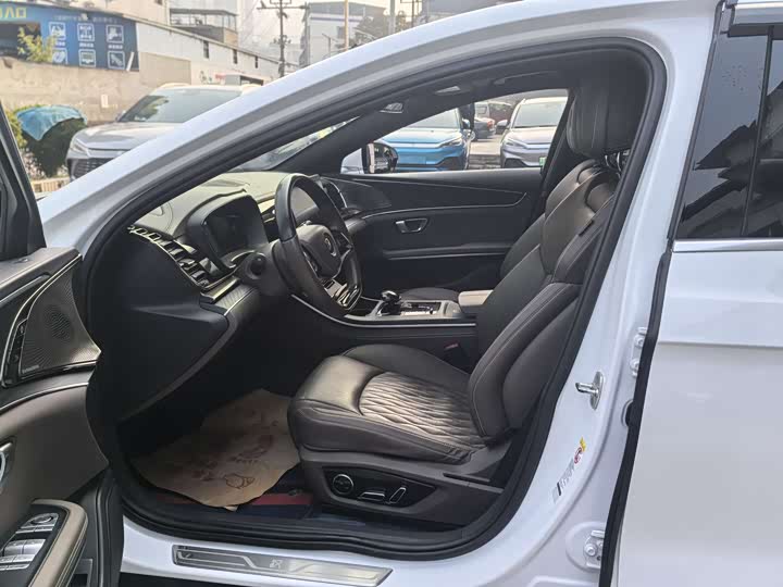 Фото 7 - BYD Han