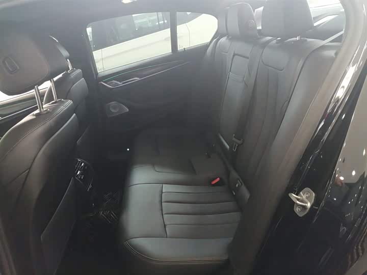 Фото 17 - BMW 5 Series